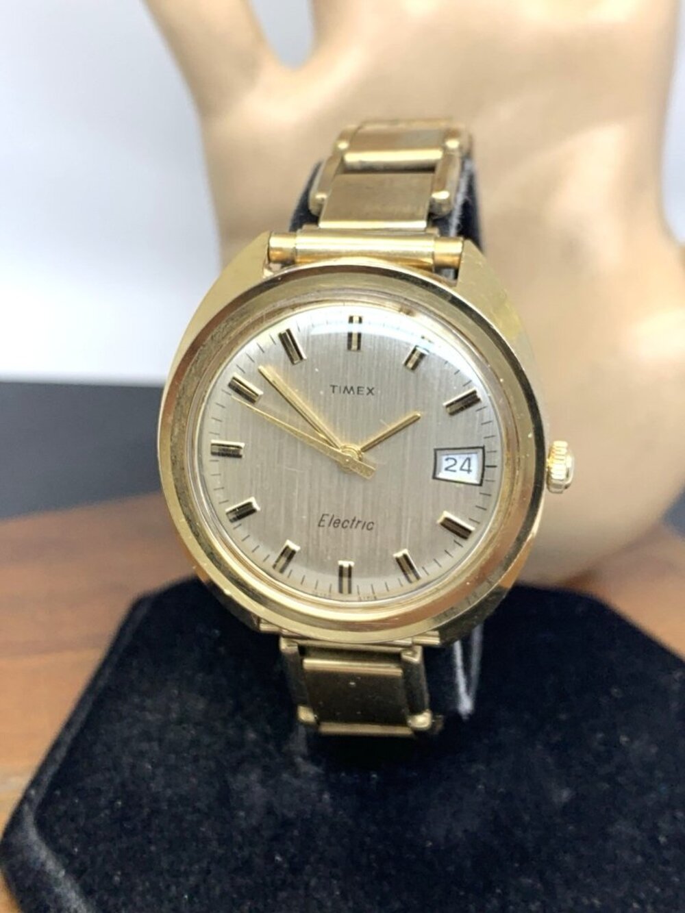 Timex Electric Men's Watch Vintage Quartz Silver Dial Gold Stainless Steel 36mm